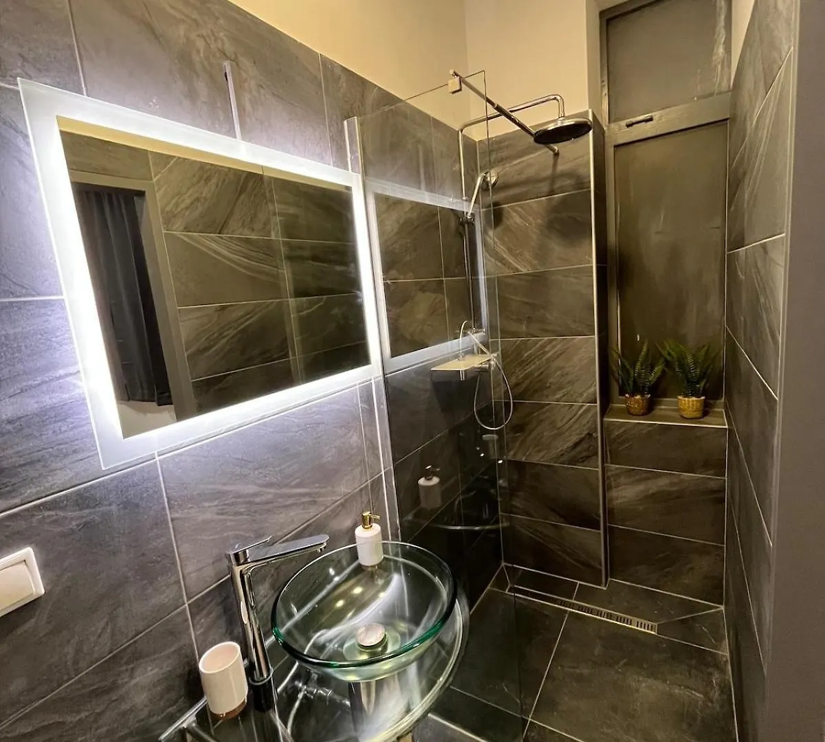 Spacious Apartment In Vienna Center 0*,